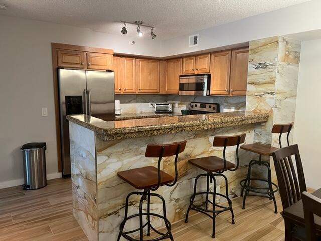 YACHT CLUB ON THE INTRACO - Residential Lease