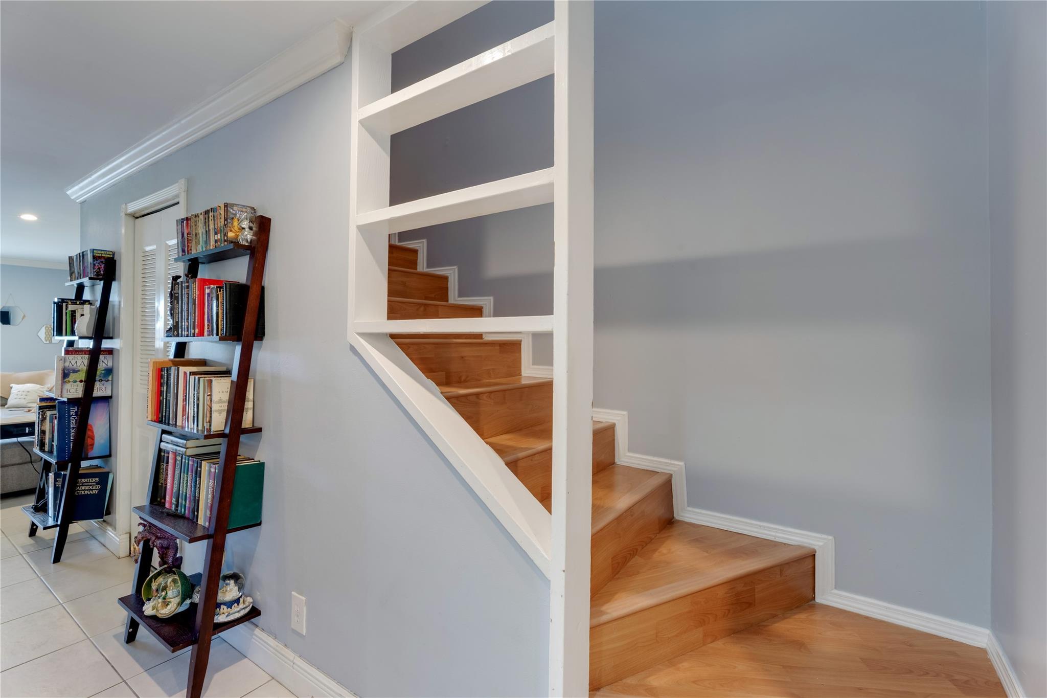 WESTVIEW CONDOMINIUM NO.8 - Residential