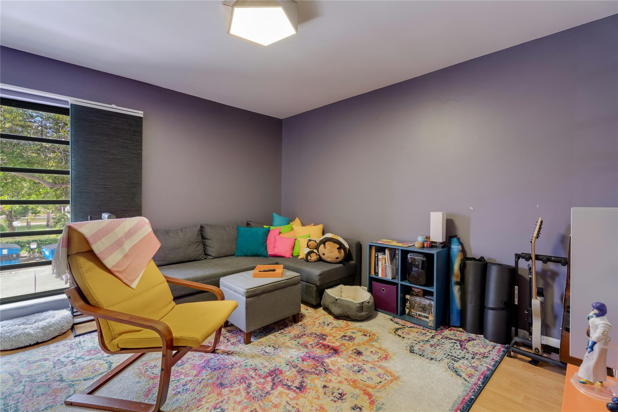 WESTVIEW CONDOMINIUM NO.8 - Residential