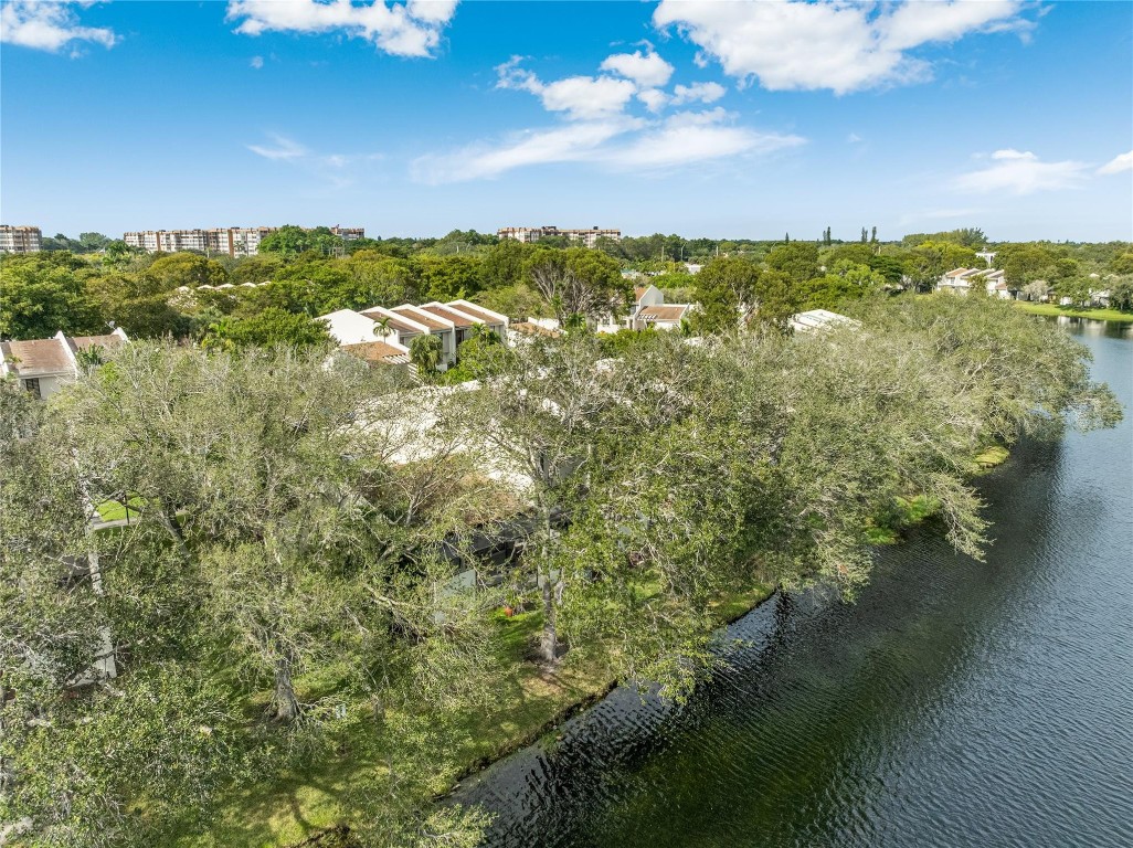 WESTVIEW CONDOMINIUM NO.8 - Residential