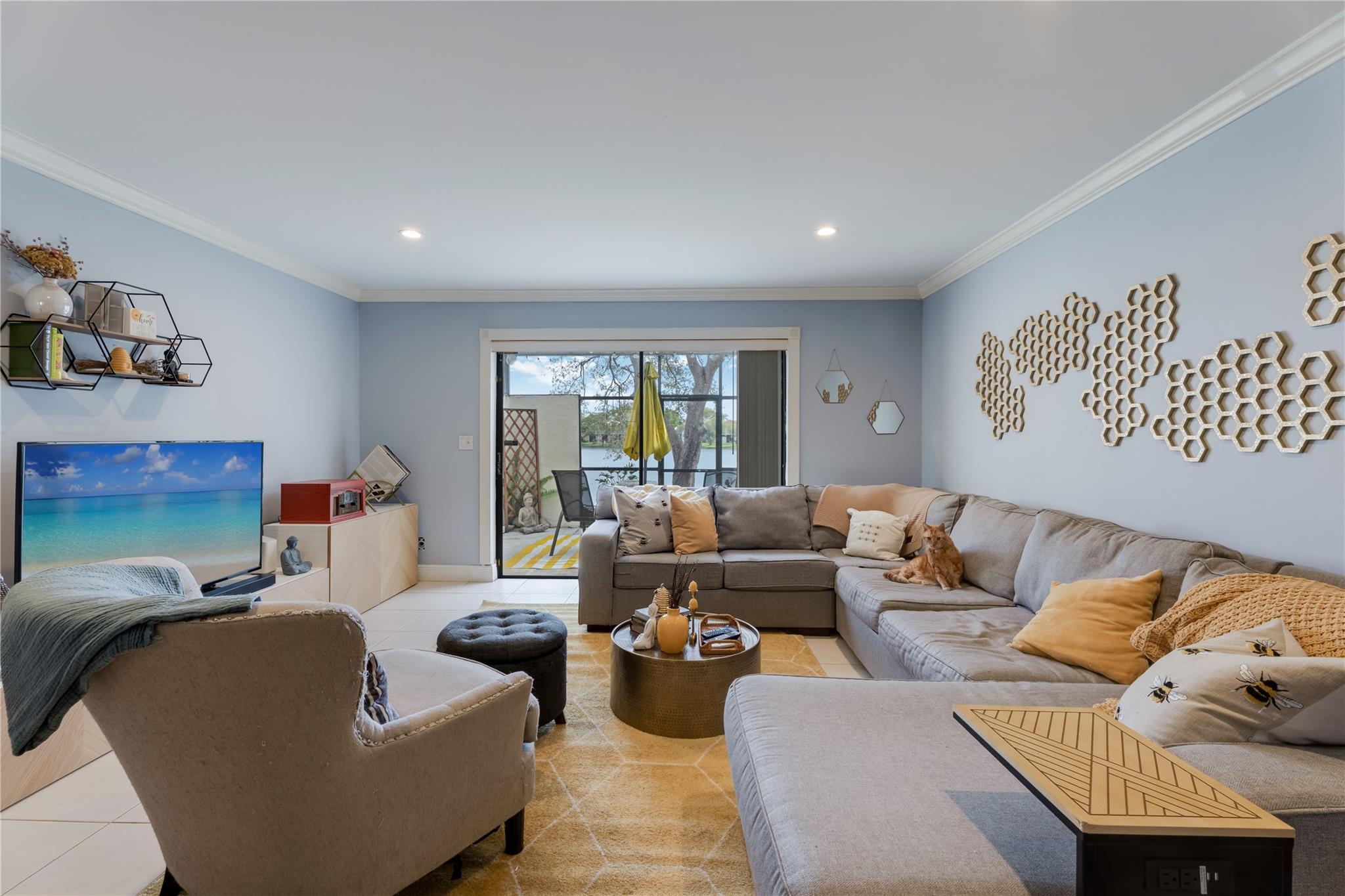 WESTVIEW CONDOMINIUM NO.8 - Residential