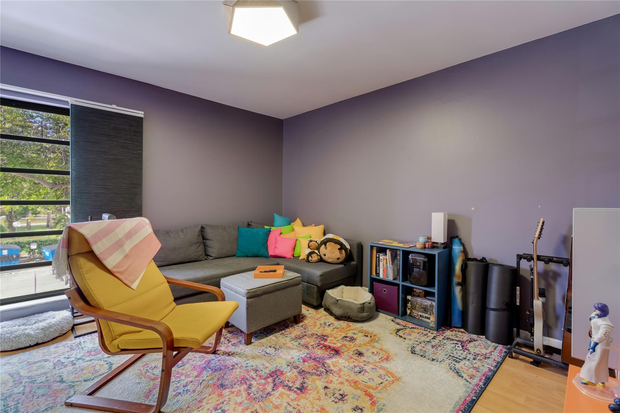 WESTVIEW CONDOMINIUM NO.8 - Residential