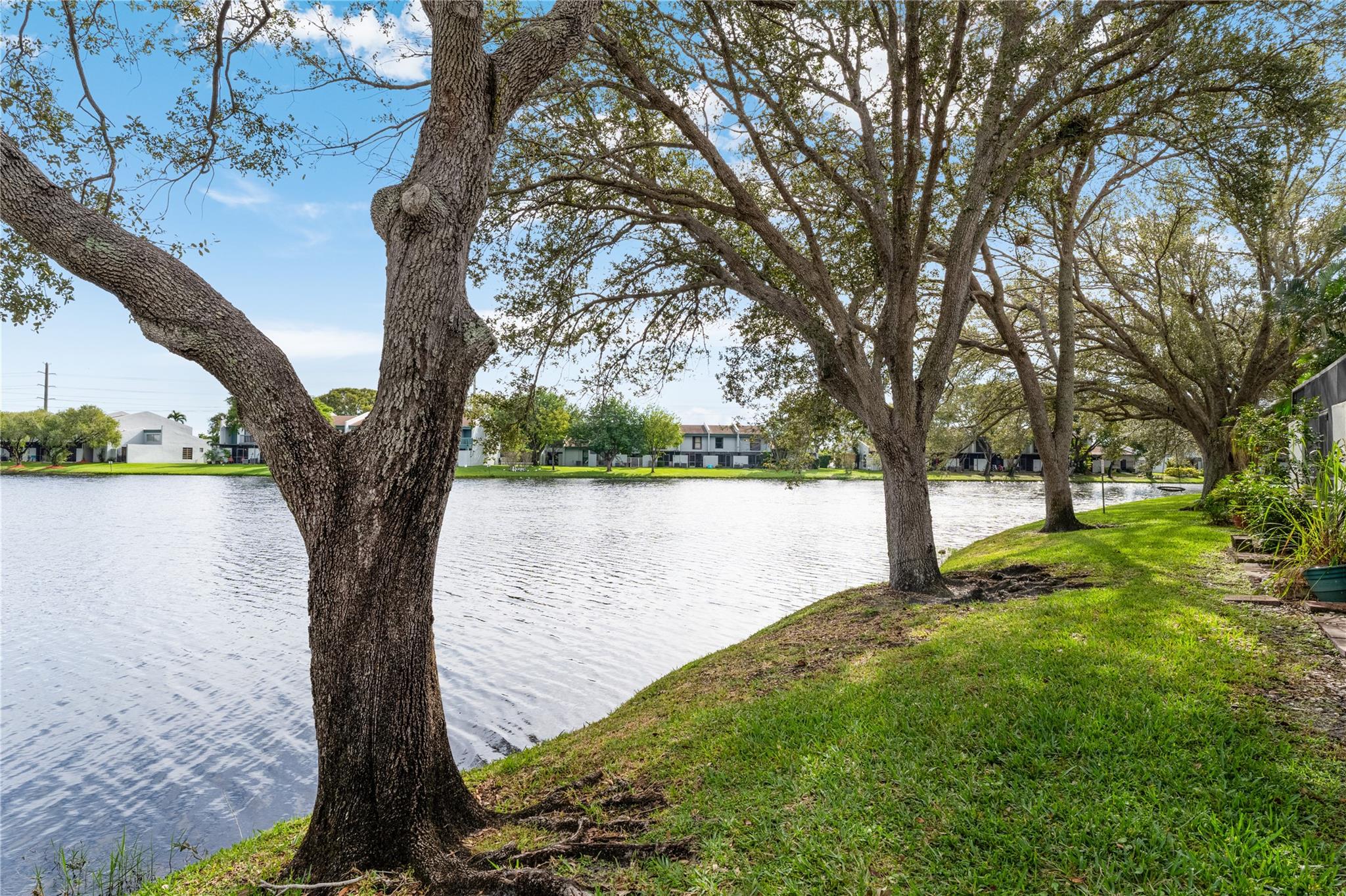 WESTVIEW CONDOMINIUM NO.8 - Residential