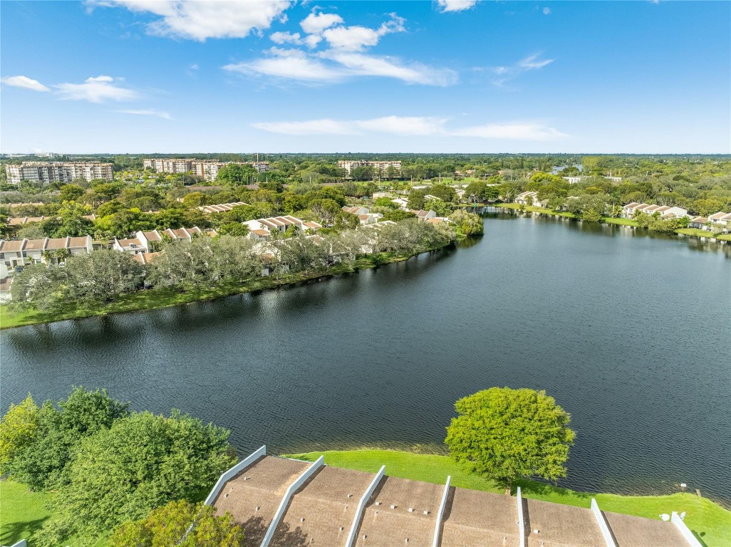 WESTVIEW CONDOMINIUM NO.8 - Residential