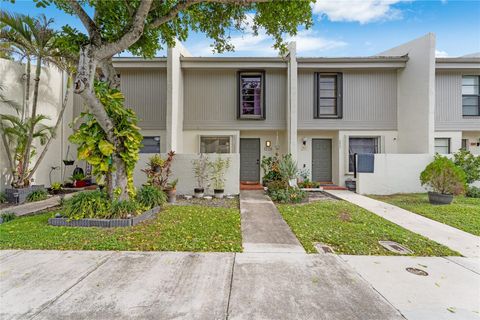 1225 NW 98th Terrace 144 Hollywood FL 33024