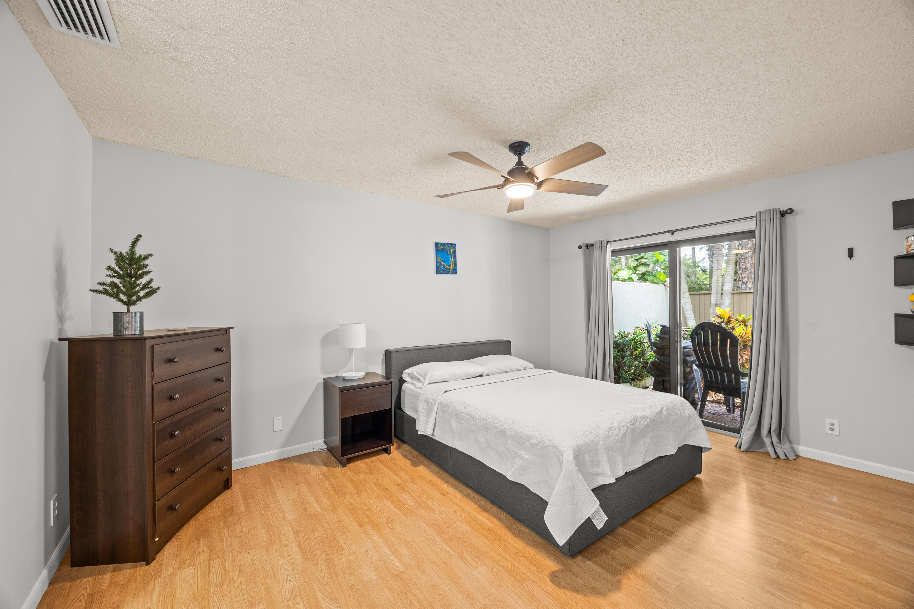 HIDDEN PINES OF WELLINGTON - Residential Lease