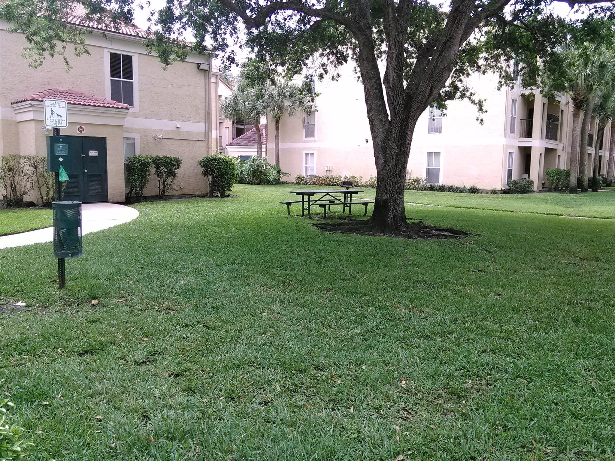 875 Riverside Dr 737