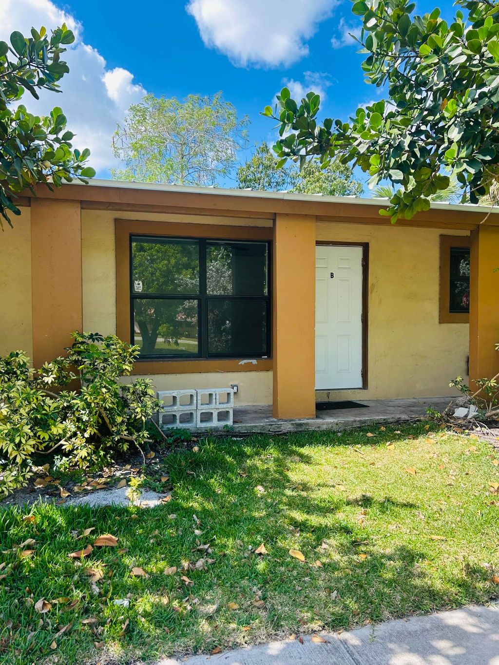 Photo of 844 NW 3rd Avenue #B, Fort Lauderdale, FL 33311 (MLS # B26018814)
