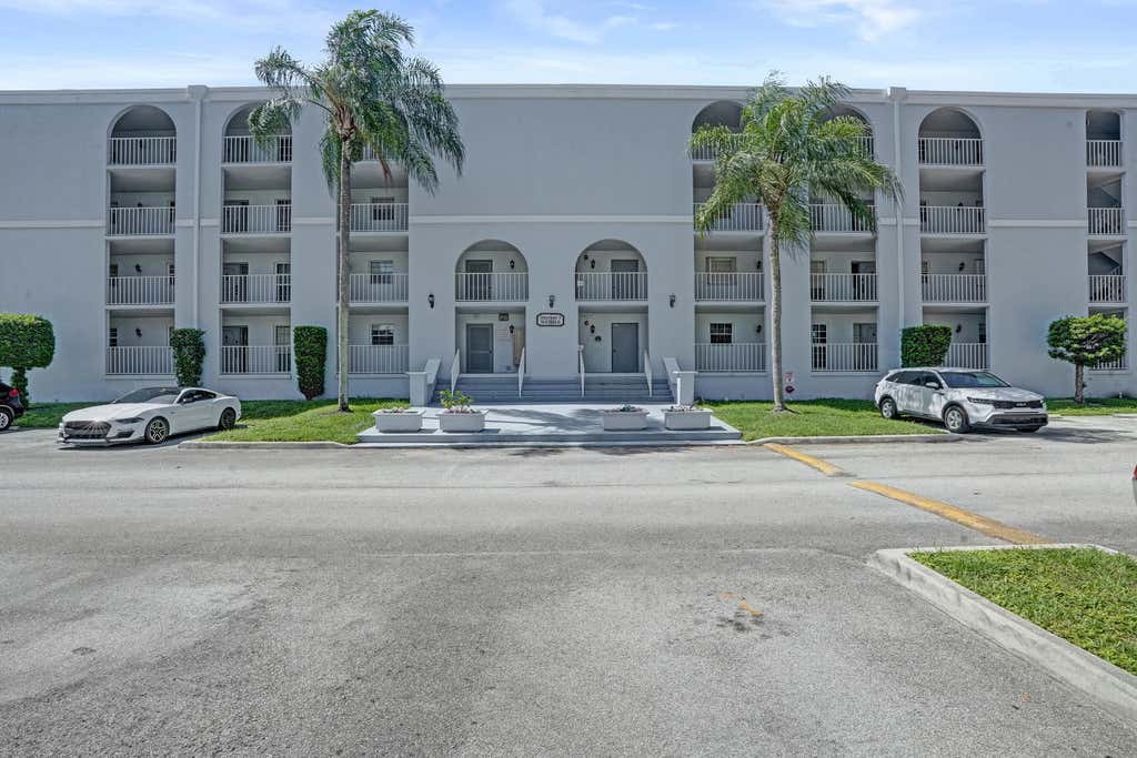 Photo of 7980 N FRENCH Drive #3-202, Pembroke Pines, FL 33024 (MLS # B26065215)