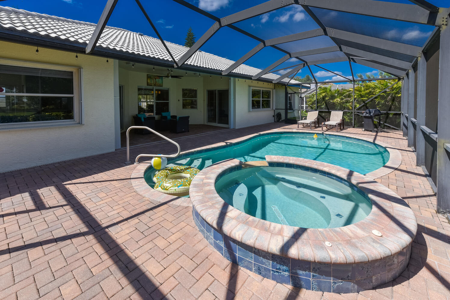 SUGAR POND MANOR OF WELLINGTON - Residential Lease