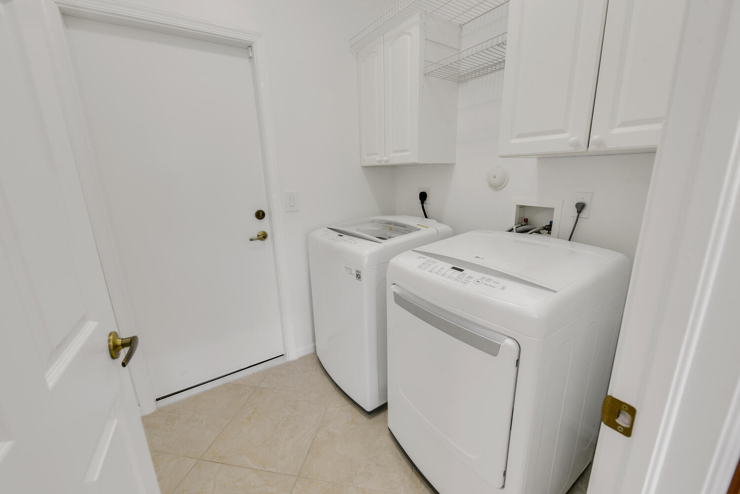 SUGAR POND MANOR OF WELLINGTON - Residential Lease