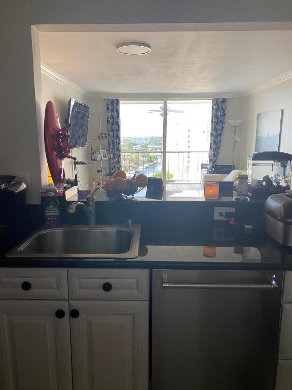 DEPHI TOWERS - Residential Lease