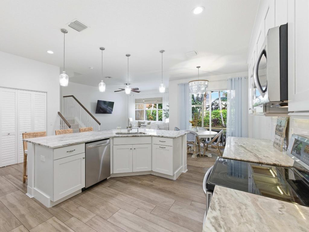 BAREFOOT COVE TOWNHOMES - Residential