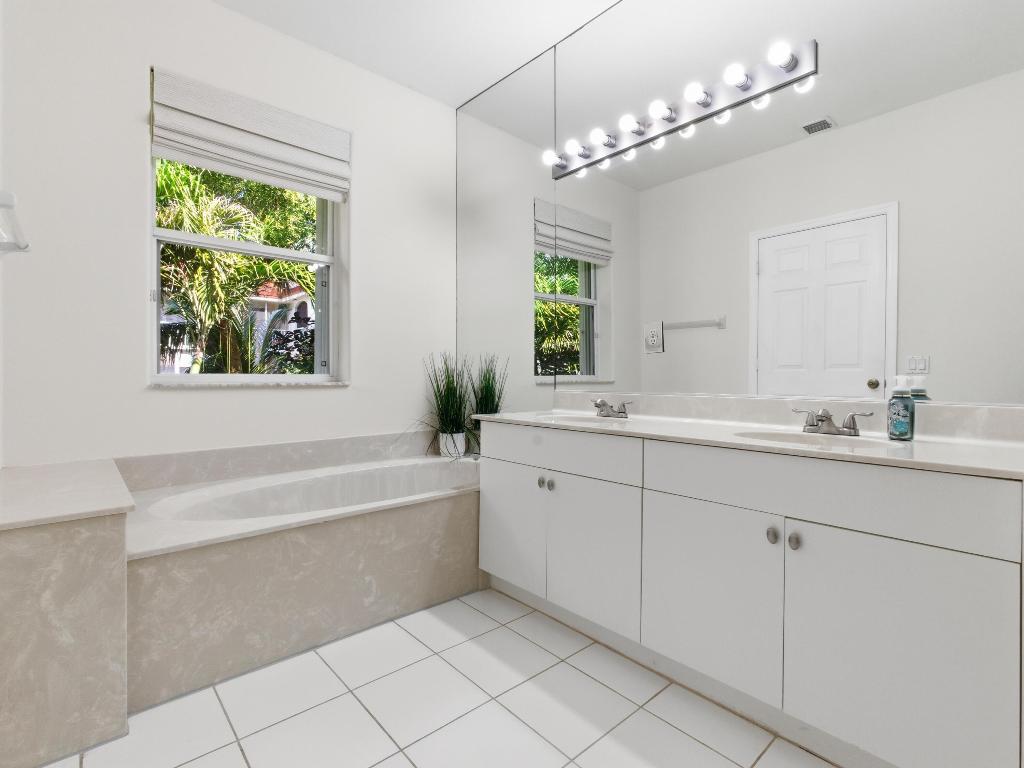 BAREFOOT COVE TOWNHOMES - Residential