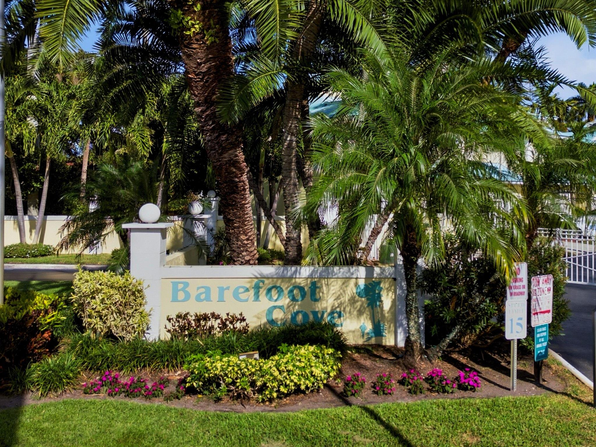 BAREFOOT COVE TOWNHOMES - Residential