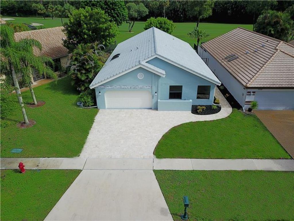 Photo of 11129 Highland Circle, Boca Raton, FL 33428 (MLS # F10391698)