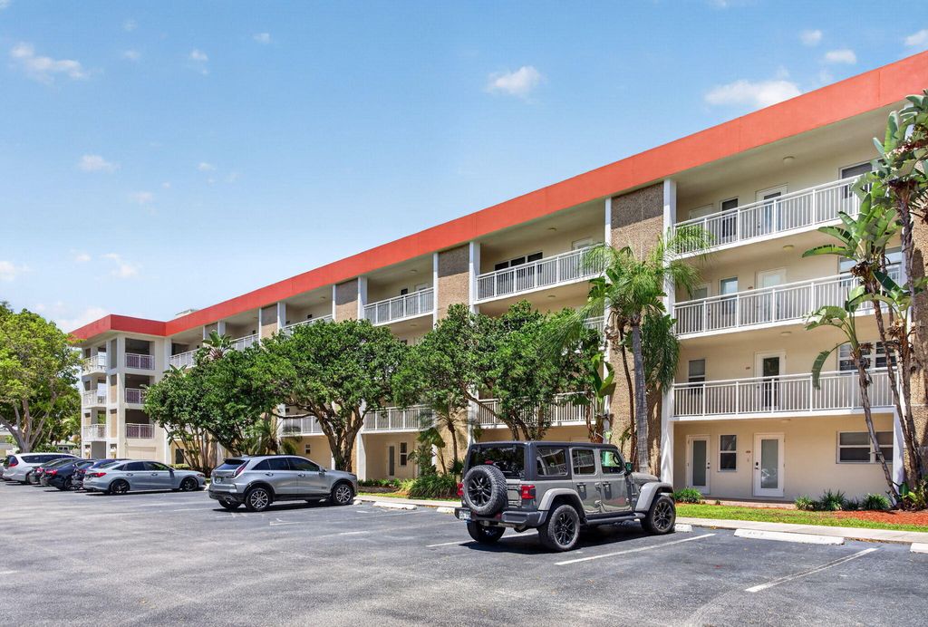 Photo of 3150 NE 48th Court #104, Lighthouse Point, FL 33064 (MLS # B26029977)