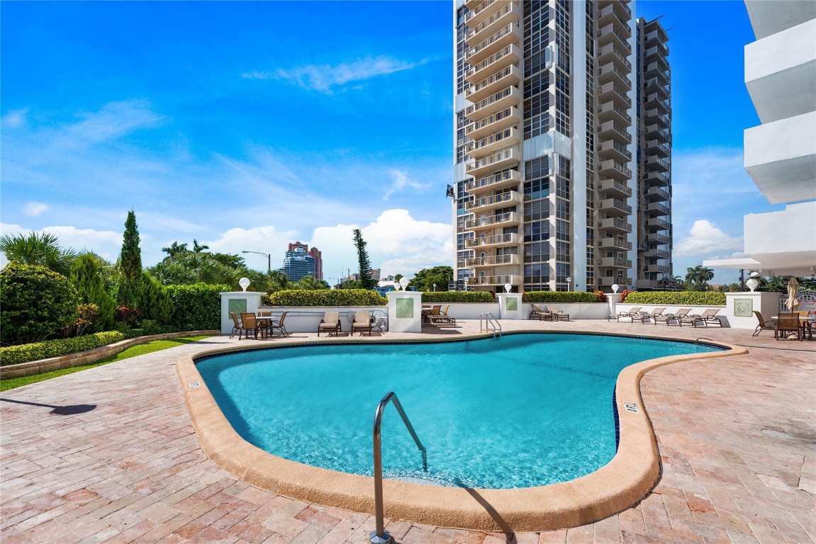 2715 N Ocean Boulevard 17F