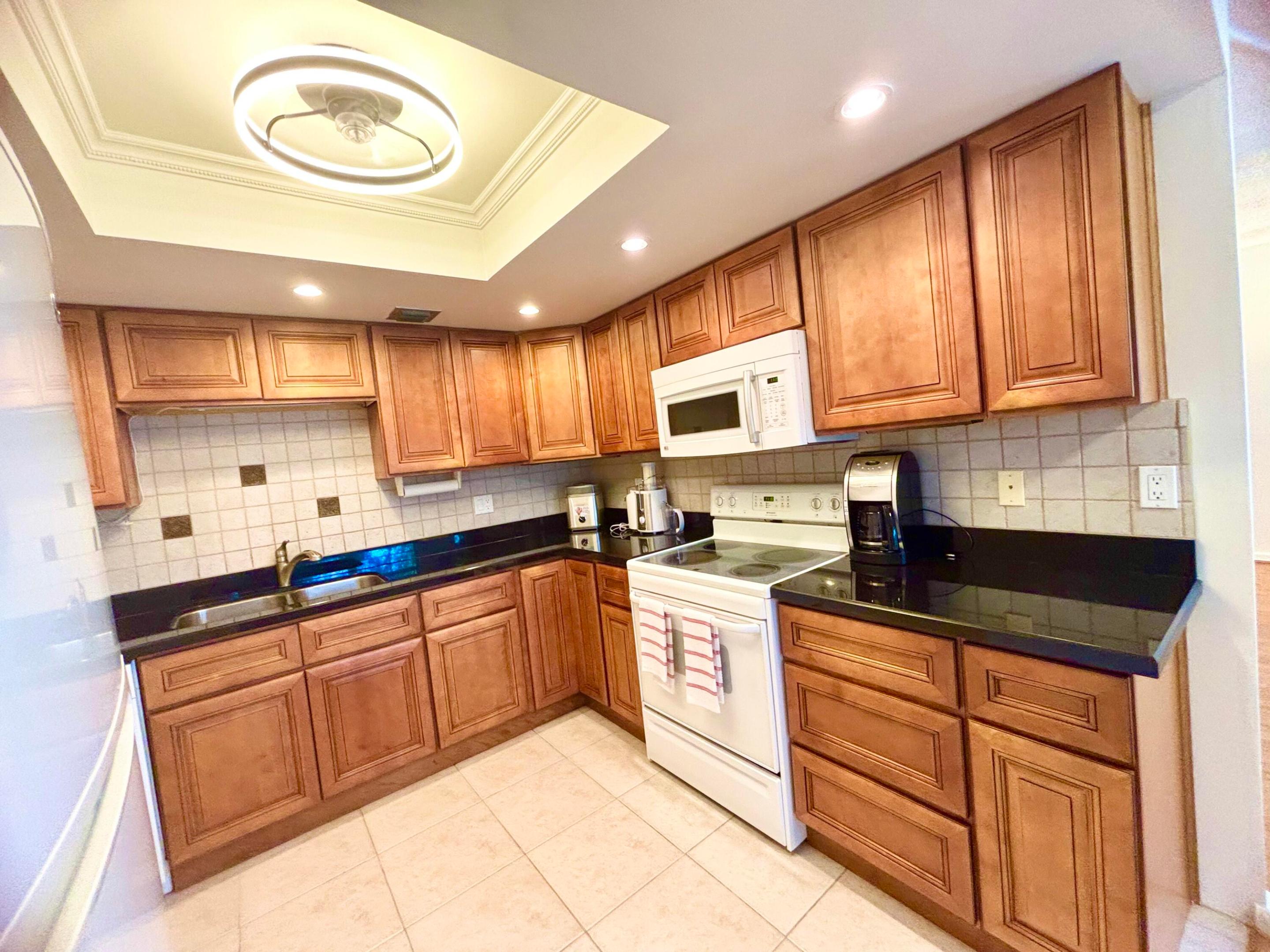 2069 Oakridge F Unit 2069