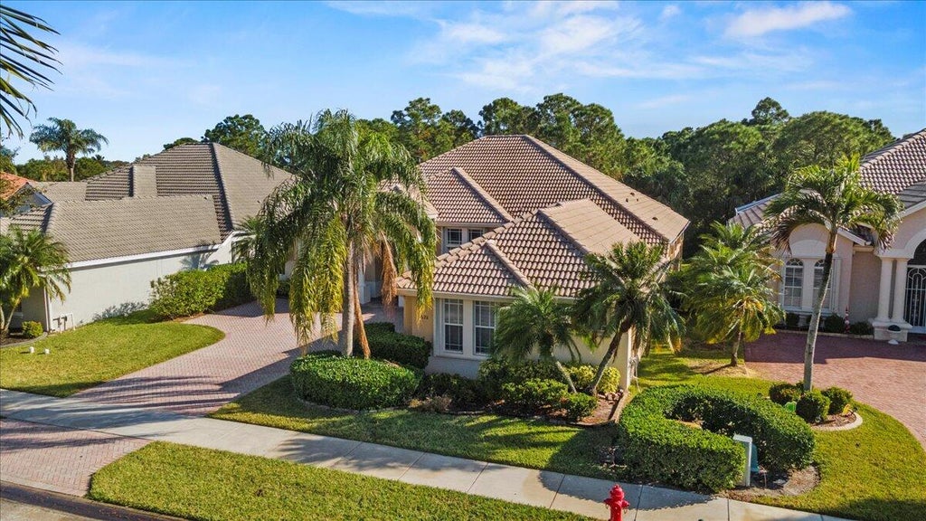 Photo of 576 SW Romora Bay, Port Saint Lucie, FL 34986 (MLS # R11045700)