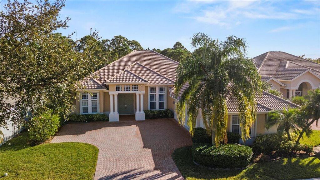 Photo of 576 SW Romora Bay, Port Saint Lucie, FL 34986 (MLS # R11045700)