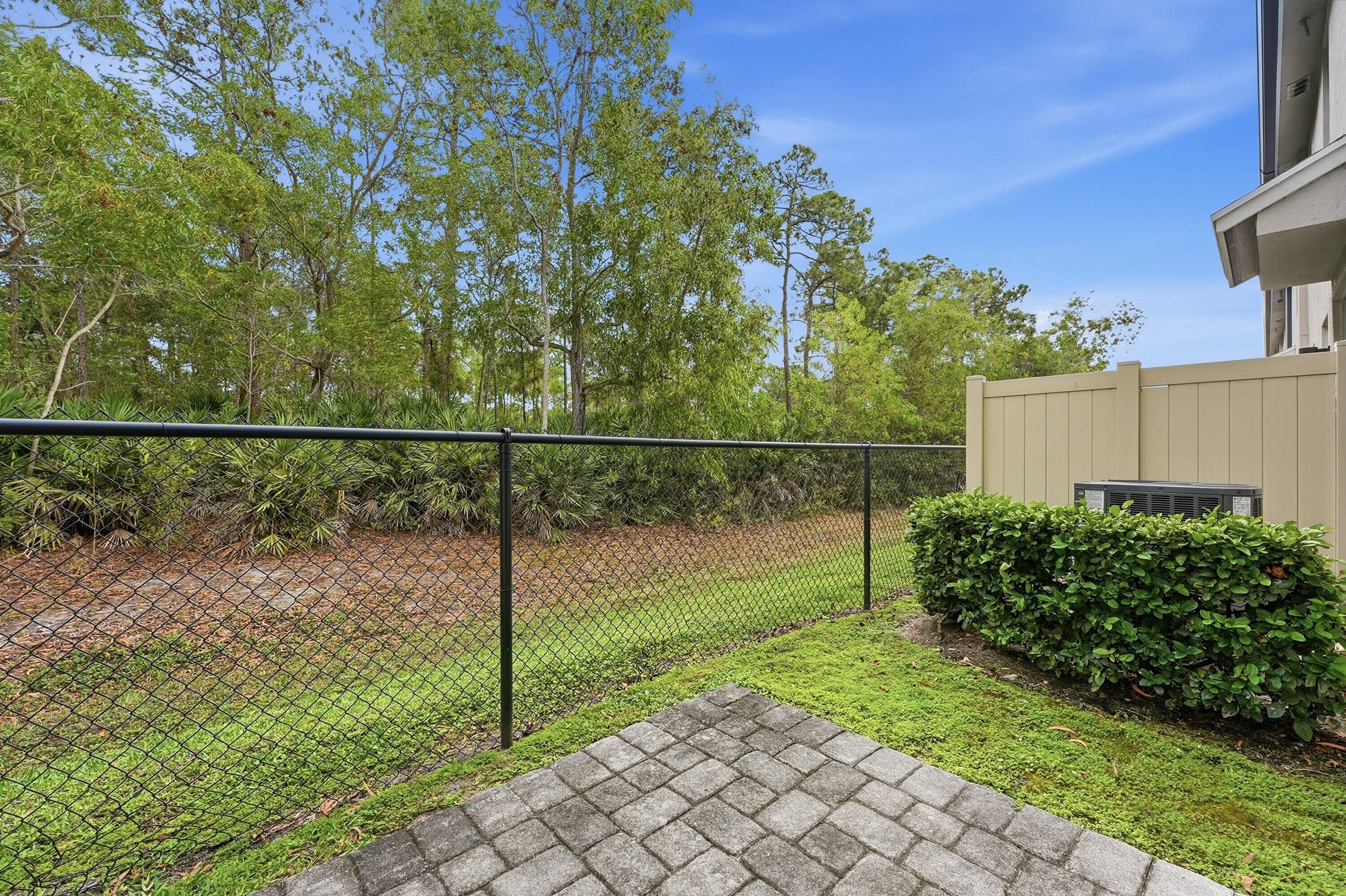 TRILLIUM - Residential Lease