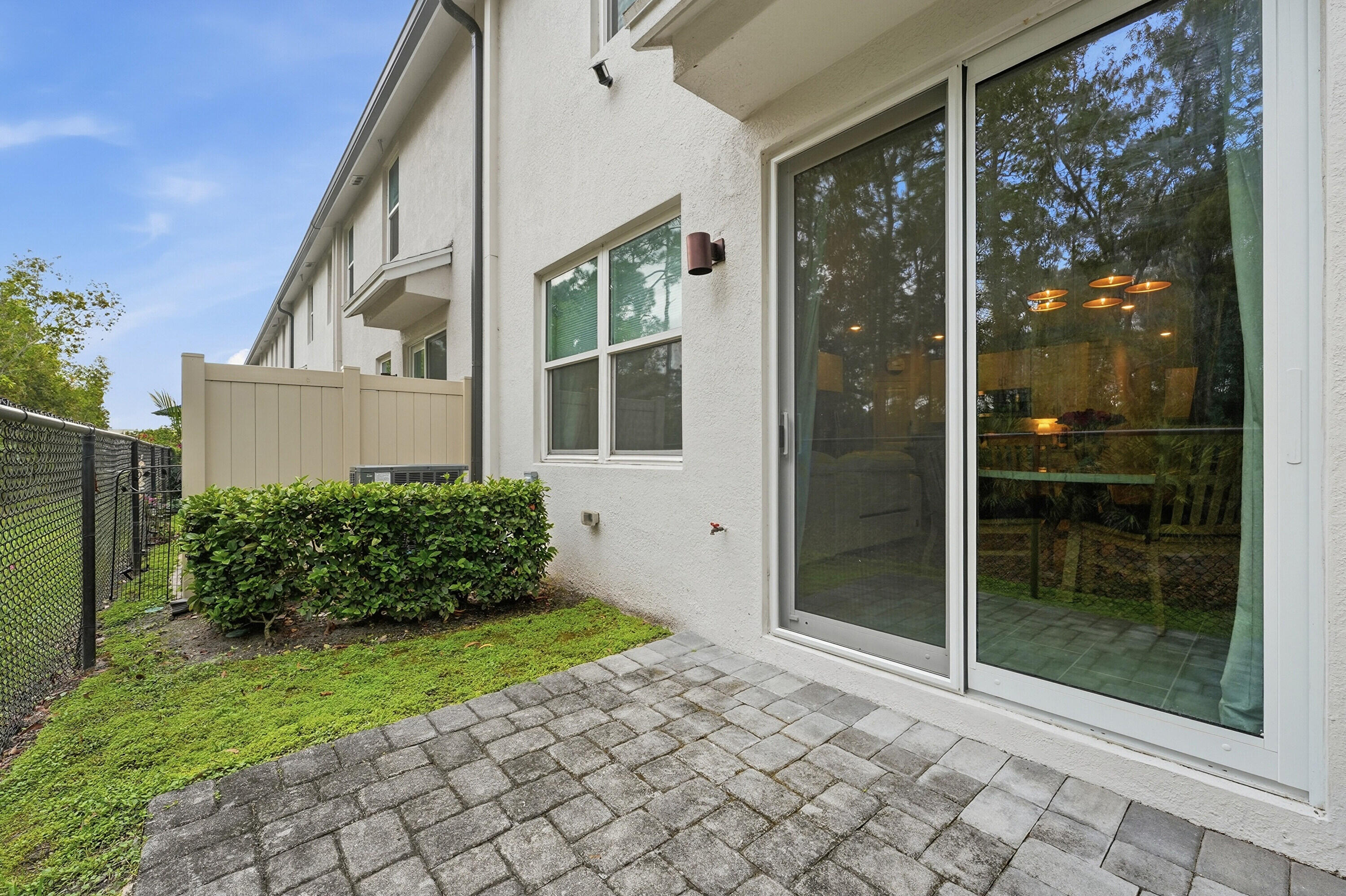 TRILLIUM - Residential Lease
