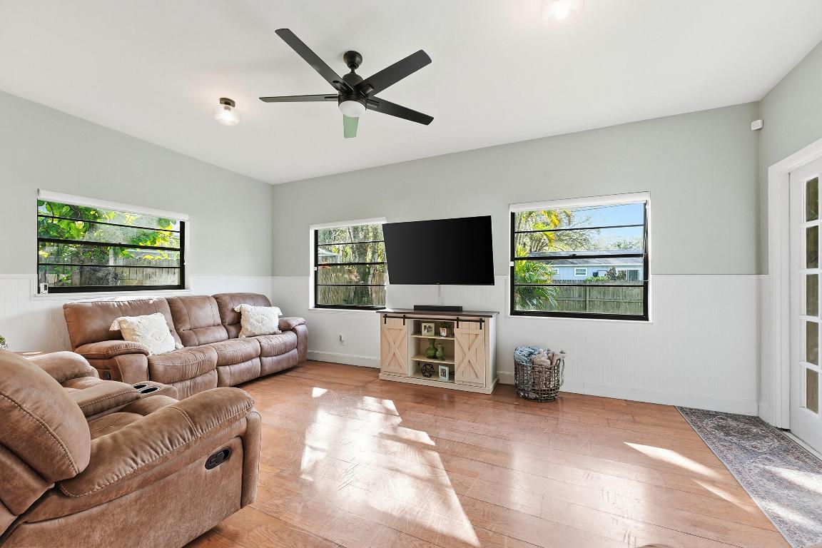 PINE TREE PARK UNIT NO 3 - Residential