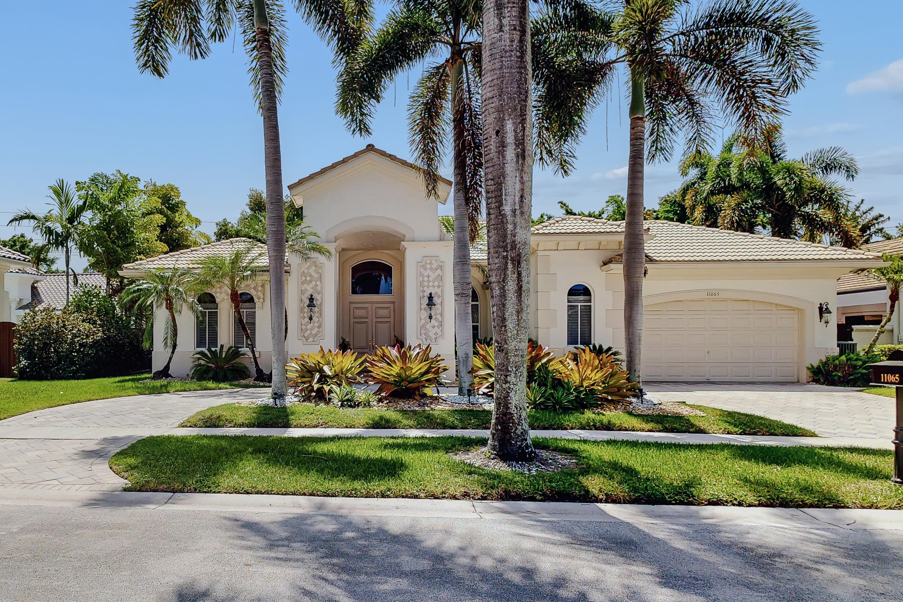 11065 Canary Island Court, Plantation FL 33324