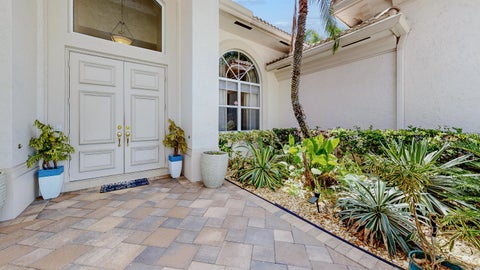 Tiny photo for 11065 Canary Island Court, Plantation, FL 33324 (MLS # B26048572)