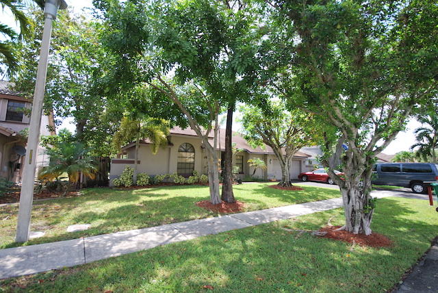 BOULEVARD WOODS EAST - Residential