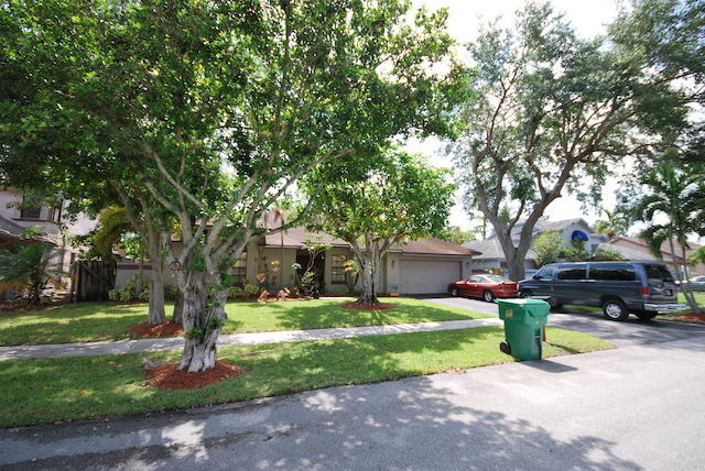 BOULEVARD WOODS EAST - Residential