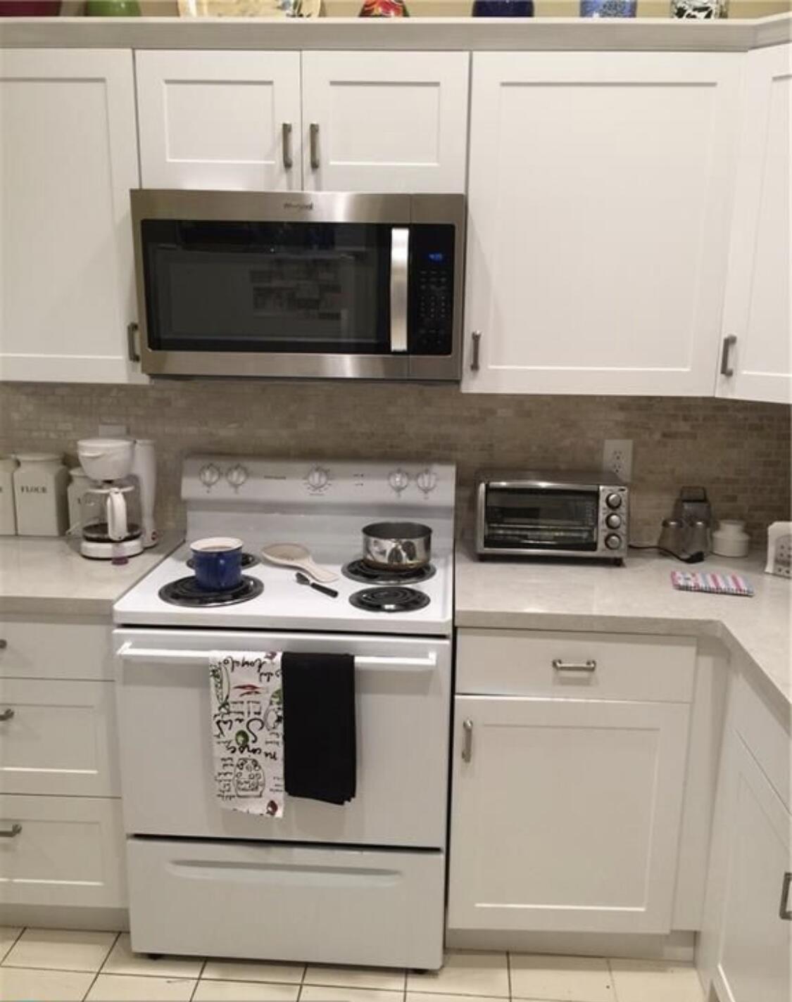 10875 Lake Front Place 10875