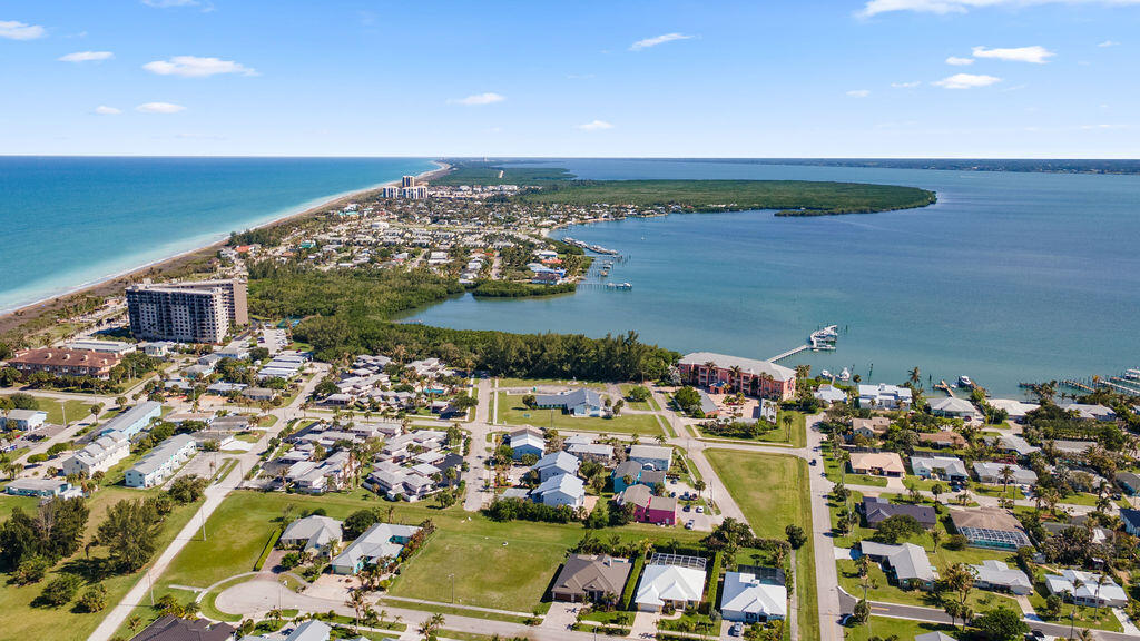OCEAN VIEW SUBDIVISION REPLAT HOLLEY & MORGAN - Residential Income