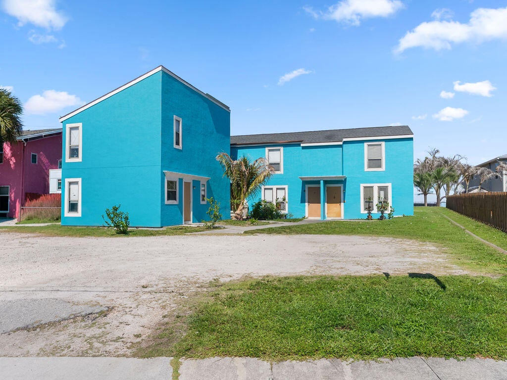 Photo of 642 Eldorado Street, Fort Pierce, FL 34949 (MLS # B26027258)