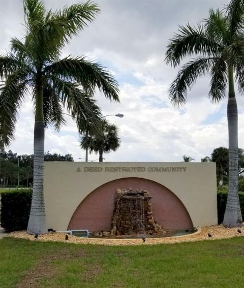 A home in Barefoot Bay