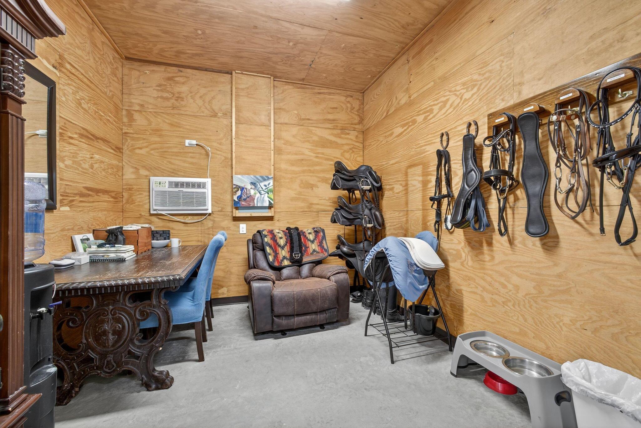 FOX TRAIL - Residential Lease