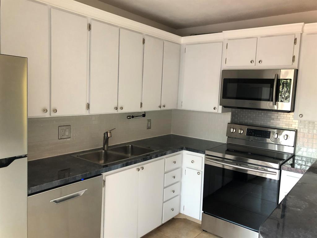 DELRAY OAKS WEST CONDO - Residential Lease