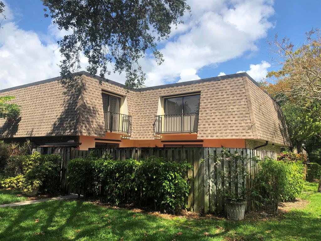 DELRAY OAKS WEST CONDO - Residential Lease