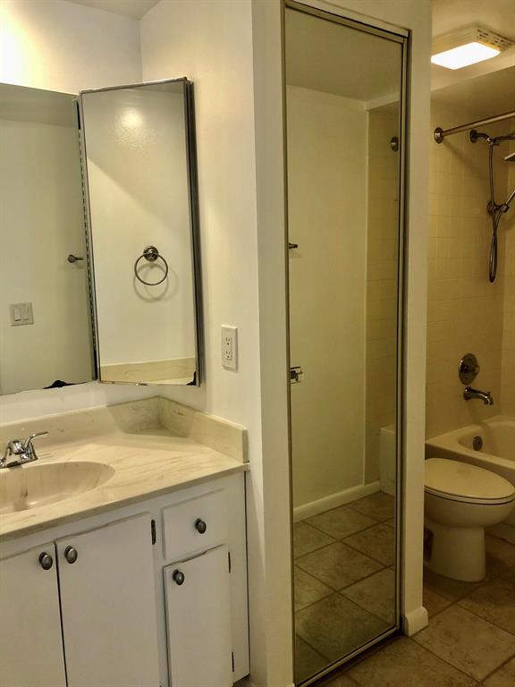 DELRAY OAKS WEST CONDO - Residential Lease