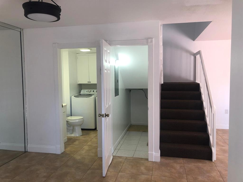 DELRAY OAKS WEST CONDO - Residential Lease