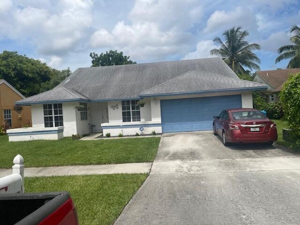 Photo of 1805 Stonehaven Drive, Boynton Beach, FL 33436 (MLS # R11092092)