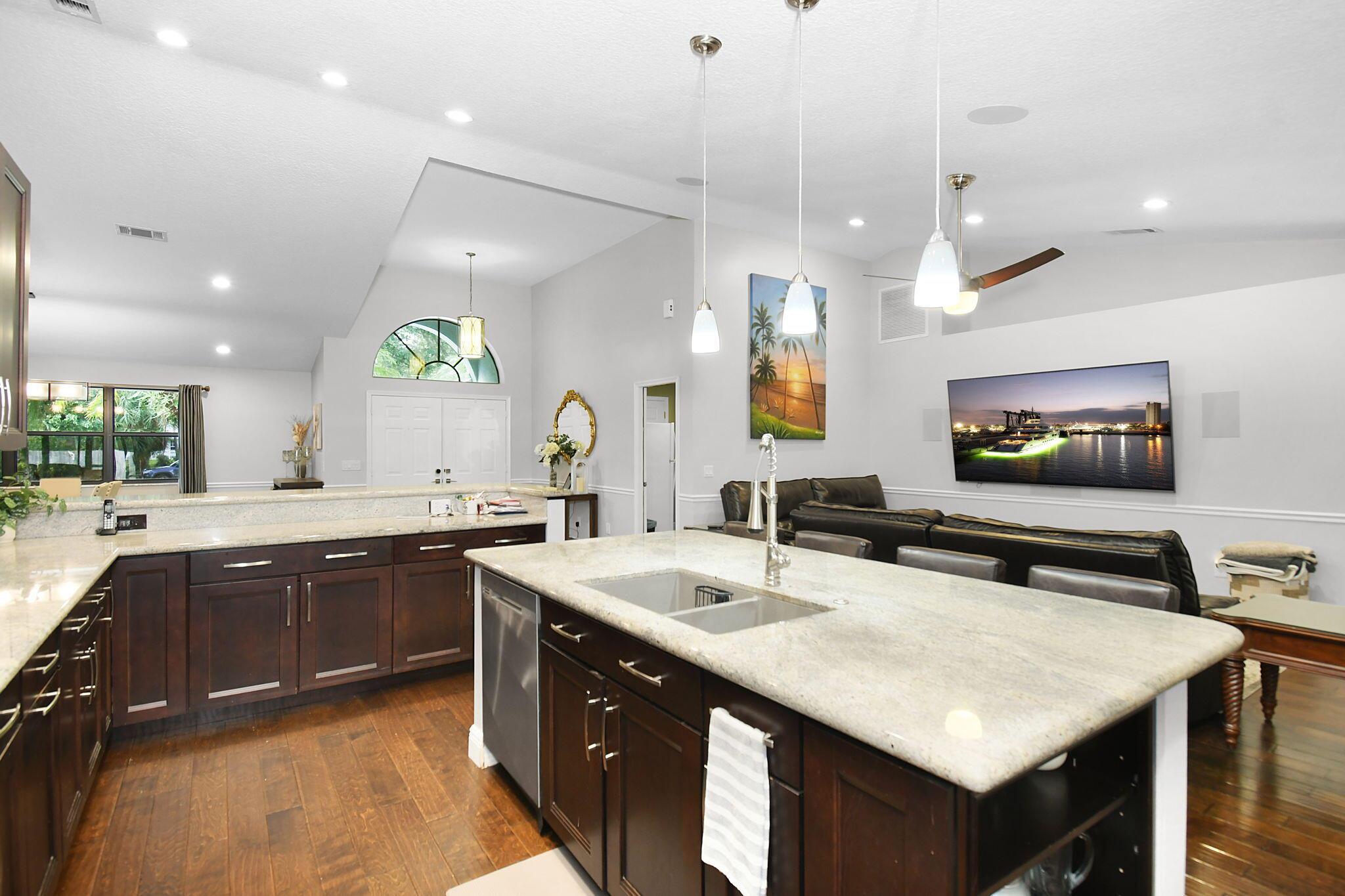 MAGNOLIA BLUFF - Residential