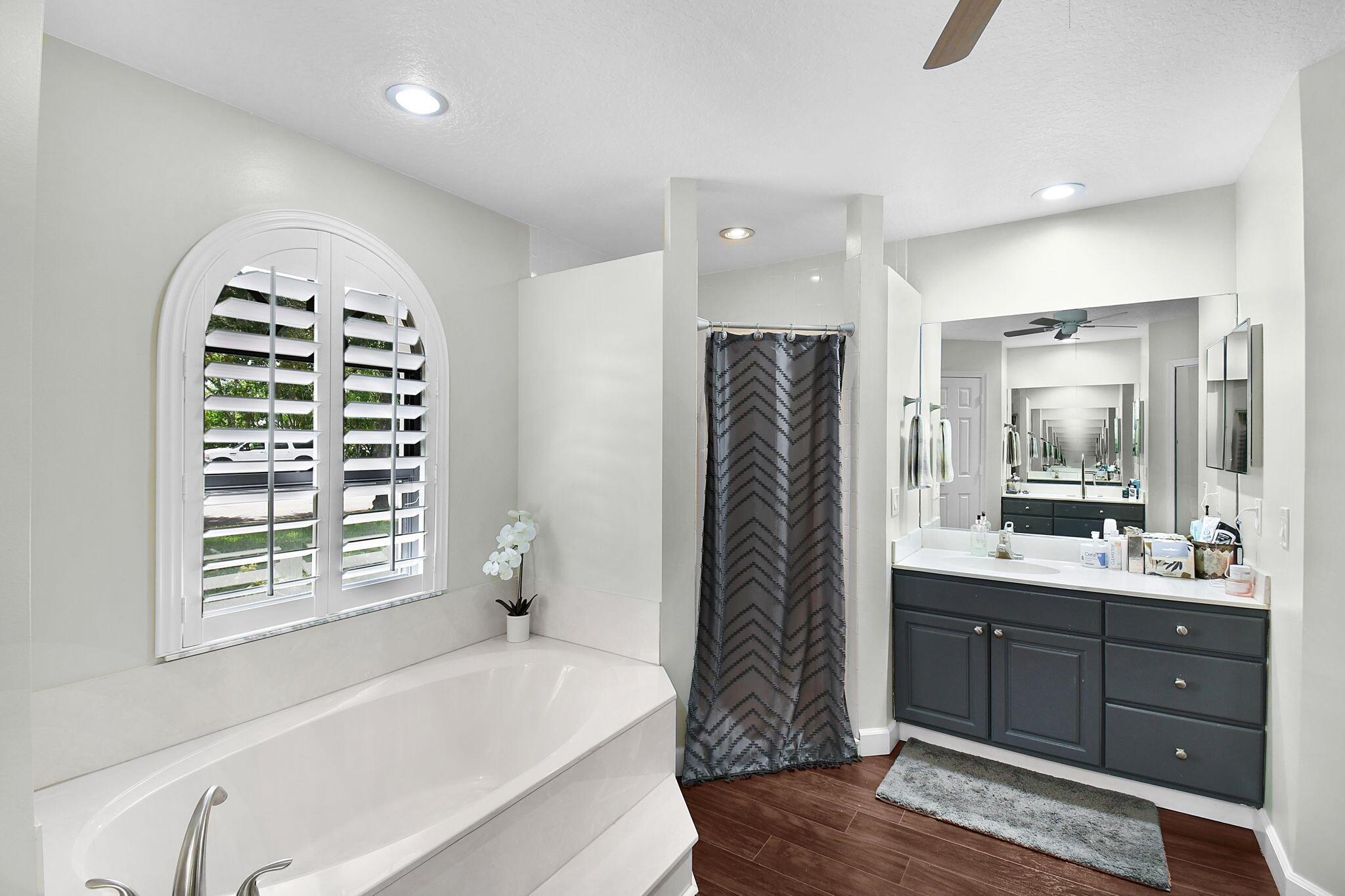 MAGNOLIA BLUFF - Residential