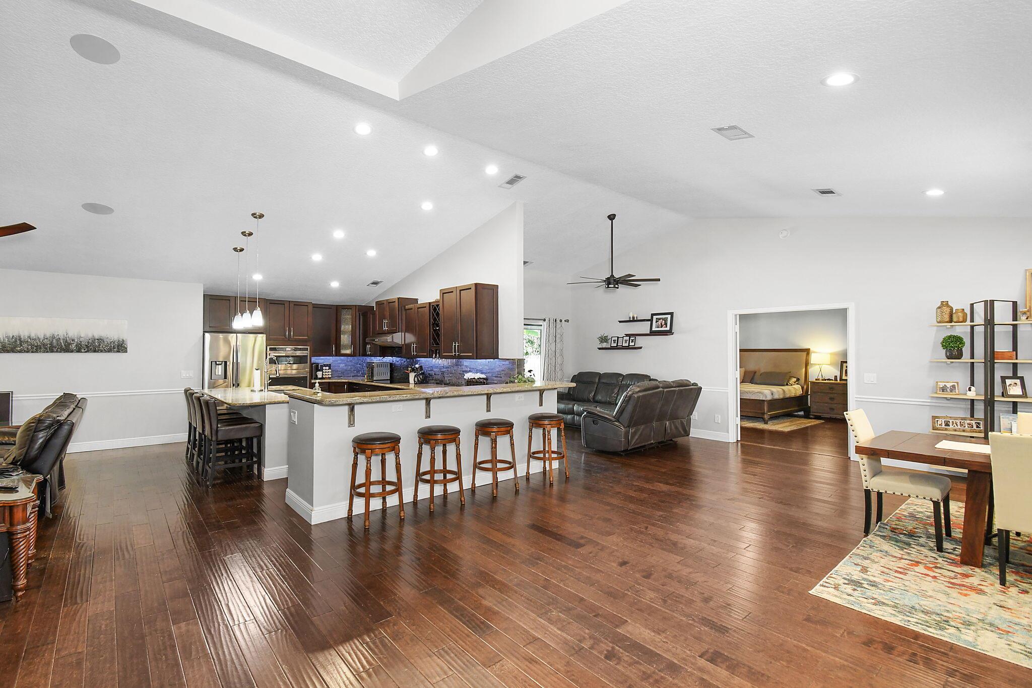 MAGNOLIA BLUFF - Residential