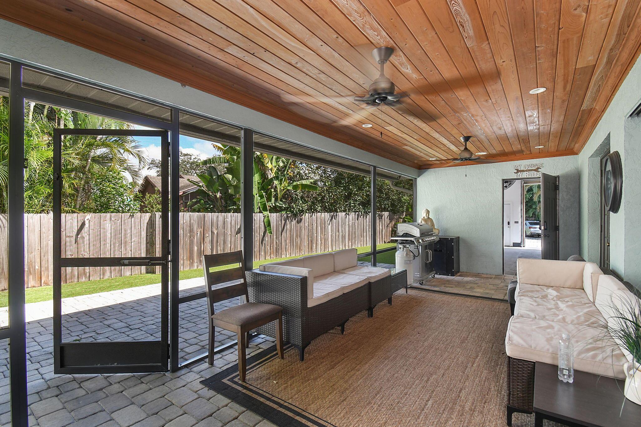 MAGNOLIA BLUFF - Residential
