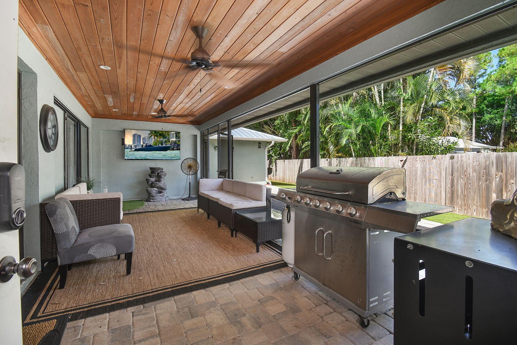 MAGNOLIA BLUFF - Residential