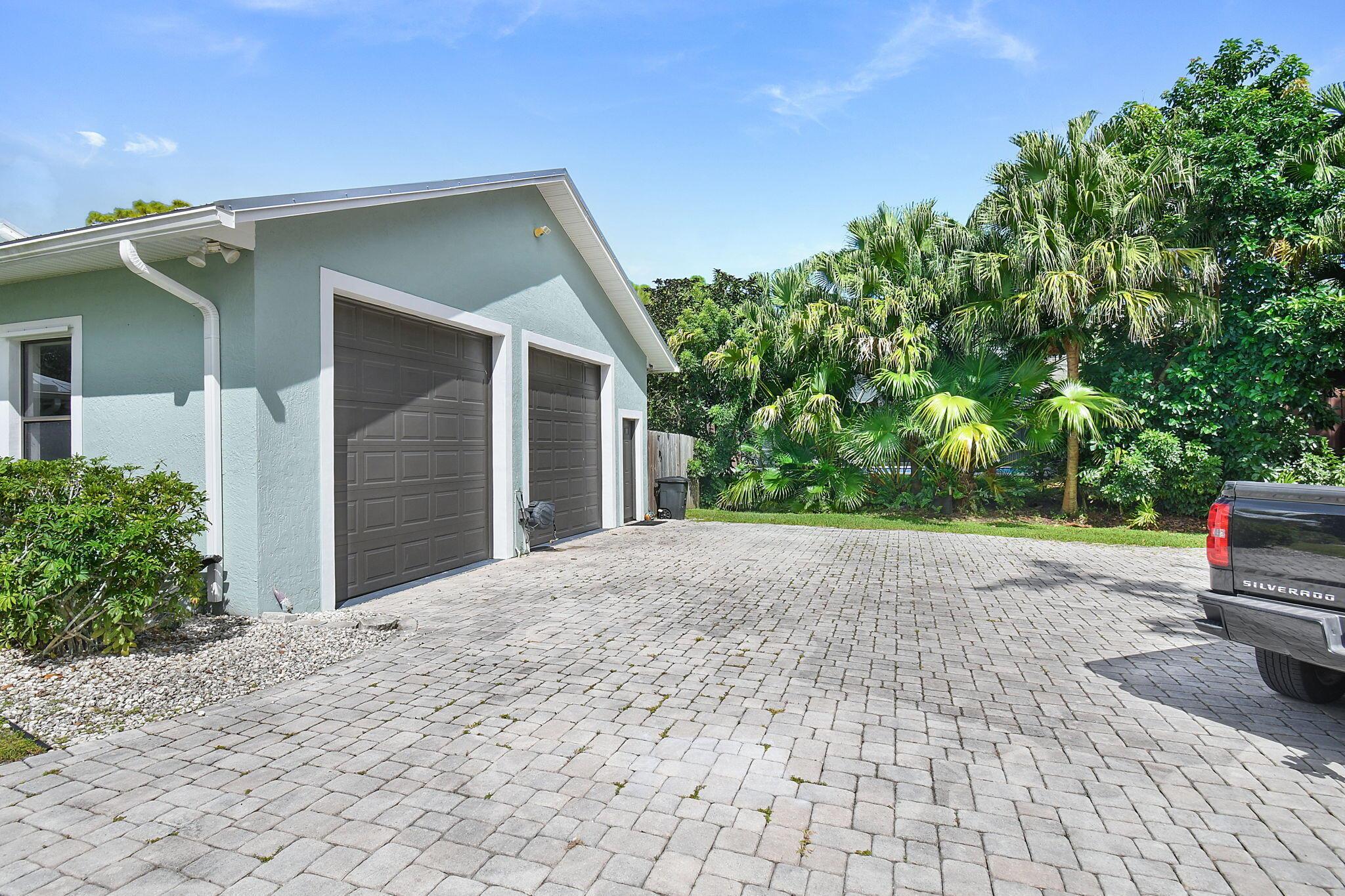 MAGNOLIA BLUFF - Residential