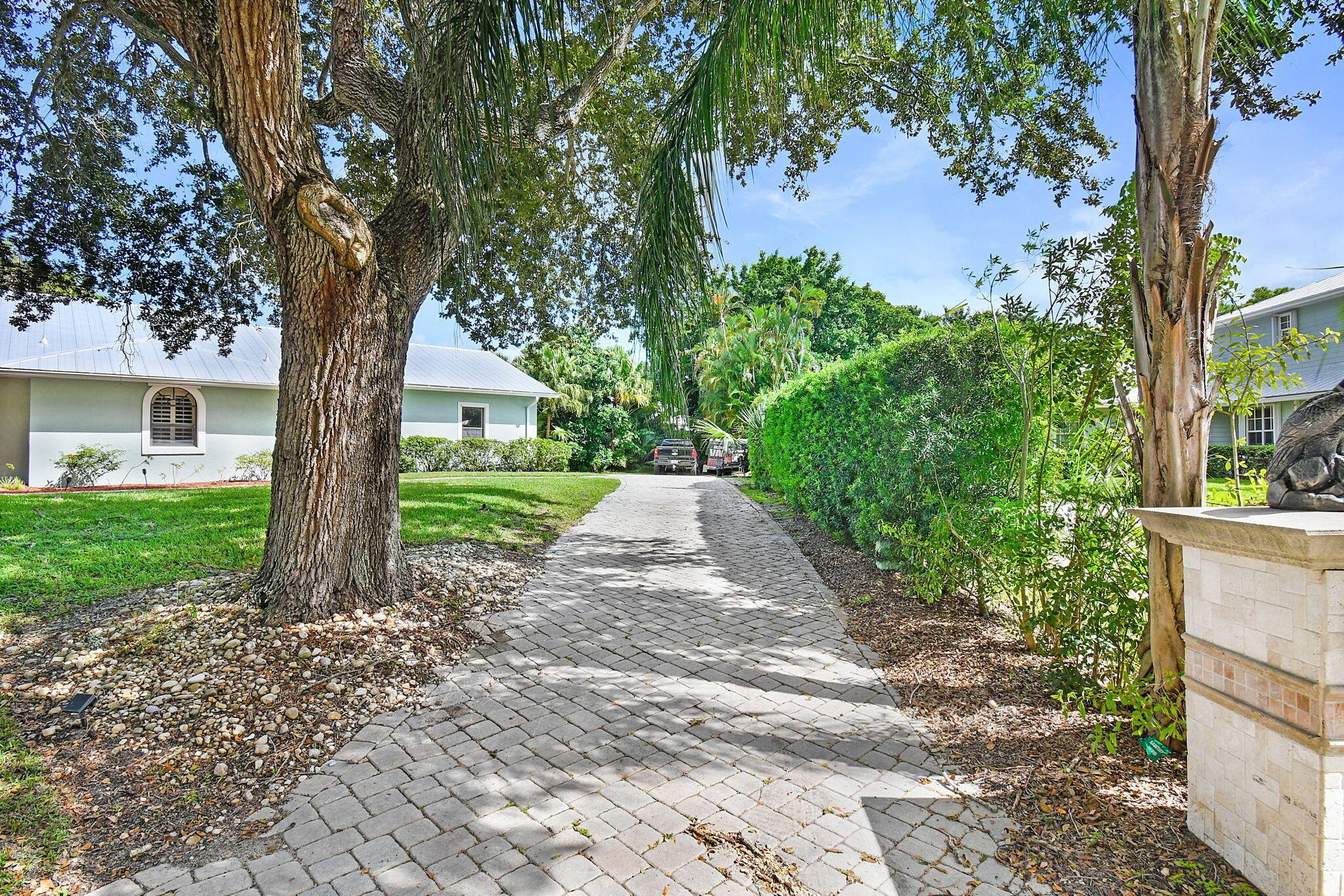 MAGNOLIA BLUFF - Residential