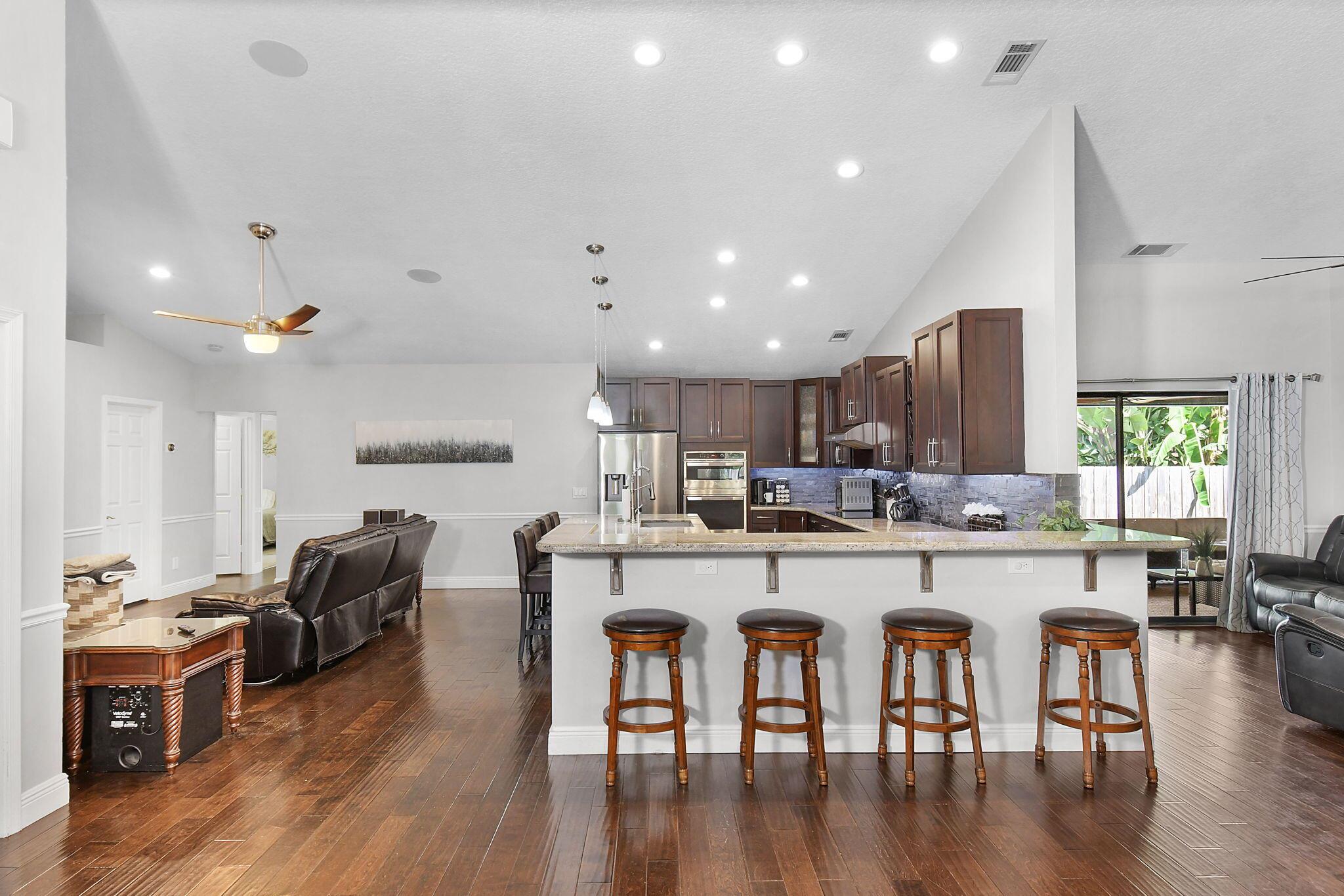 MAGNOLIA BLUFF - Residential